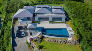 Villa contemporaine minimaliste – 299m2 – terrain 2100m2 – Petit-Bourg