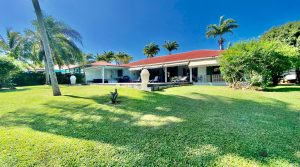 CHARMANTE VILLA – 3 CHAMBRES – PISCINE – PETIT BOURG