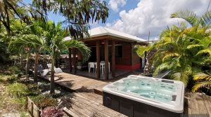 VILLA DE CHARME AVEC JACUZZI – 2 CHAMBRES