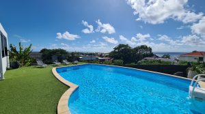 Magnifique villa vue mer avec piscine, bungalow et studios – Sainte Anne