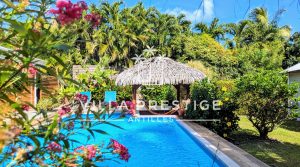 VILLA DE CHARME AVEC BUNGALOW, PISCINE ET GARAGE – 5 MINUTES DU CENTRE DE SAINT-FRANÇOIS VILLA DE CHARME AVEC BUNGALOW, PISCINE ET GARAGE – 5 MINUTES DU CENTRE DE SAINT-FRANÇOIS