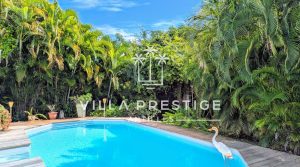 VILLA DE CHARME AVEC PISCINE ET GARAGE DANS LOTISSEMENT PROCHE CENTRE-VILLE SAINT-FRANCOIS