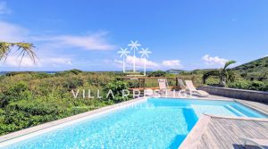 VILLA PREMIERE LIGNE 3 CHAMBRES AVEC PISCINE, ACCES PLAGE ET VUE IMPRENABLE